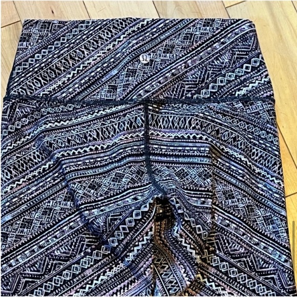 Lululemon Wunder Under High-Rise Tight Full-On Luxtreme 28" Tribal Pace six (6) - Picture 9 of 10